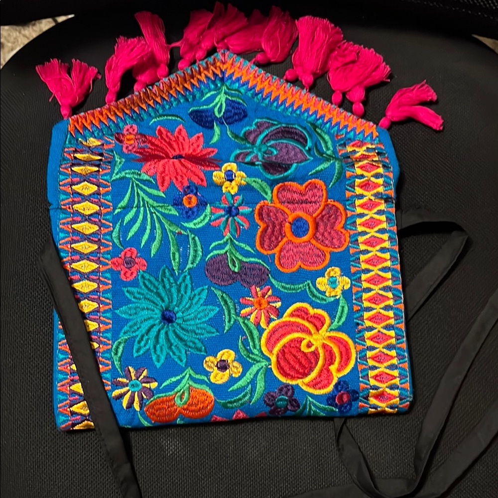 Colorful Embroidered Women's Bag - Picture 2 of 3